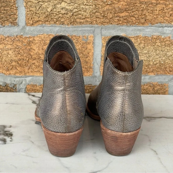 Joie Leather Metallic Gold Wood Stacked Block Heel Point Toe Ankle Boots Sz 37.5 - Picture 2 of 10
